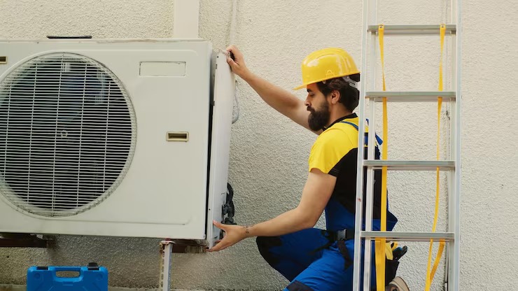 imgi_27_wireman-dissasembling-air-conditioner_482257-91015